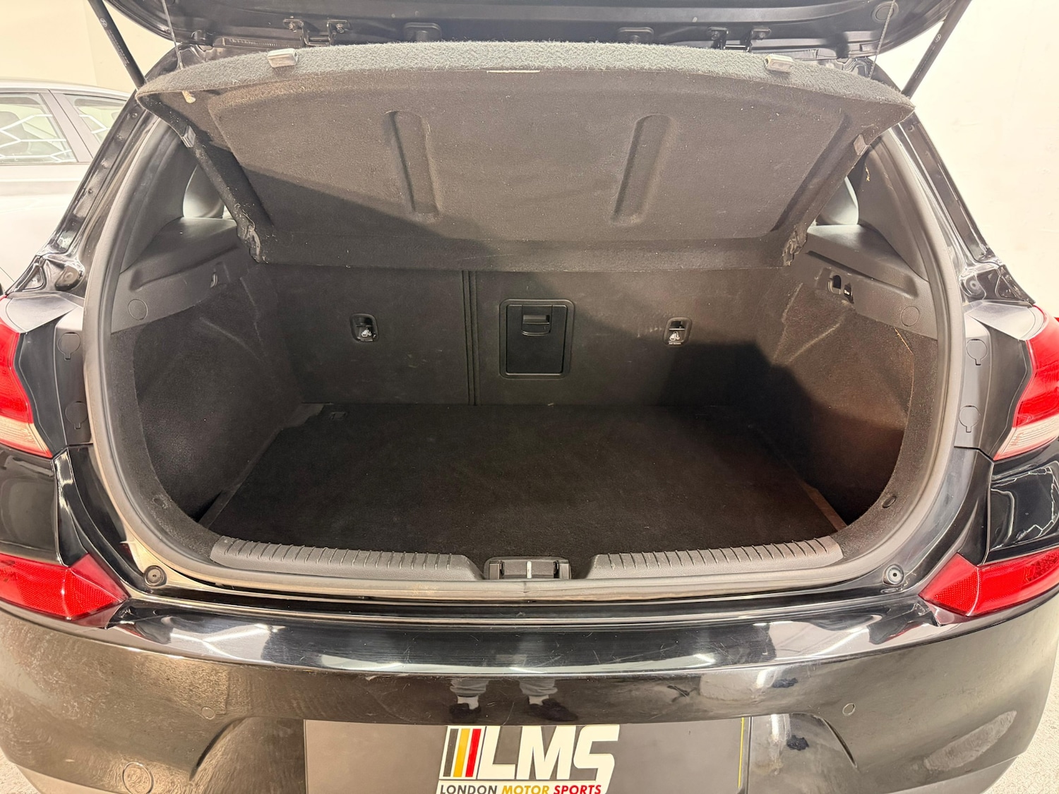 Used Hyundai i30 2018 for sale - 76036487: Photo 64