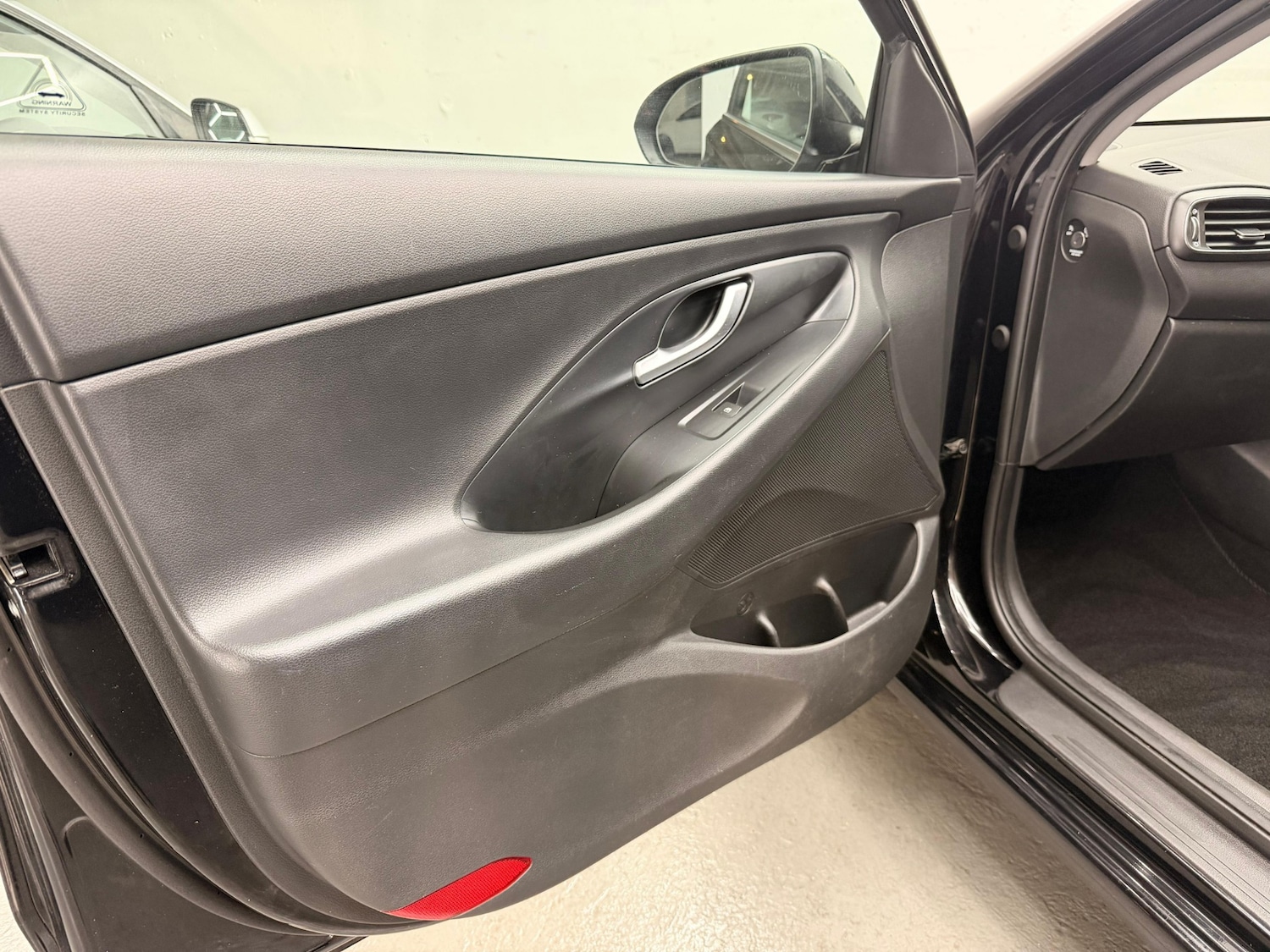 Used Hyundai i30 2018 for sale - 76036487: Photo 9