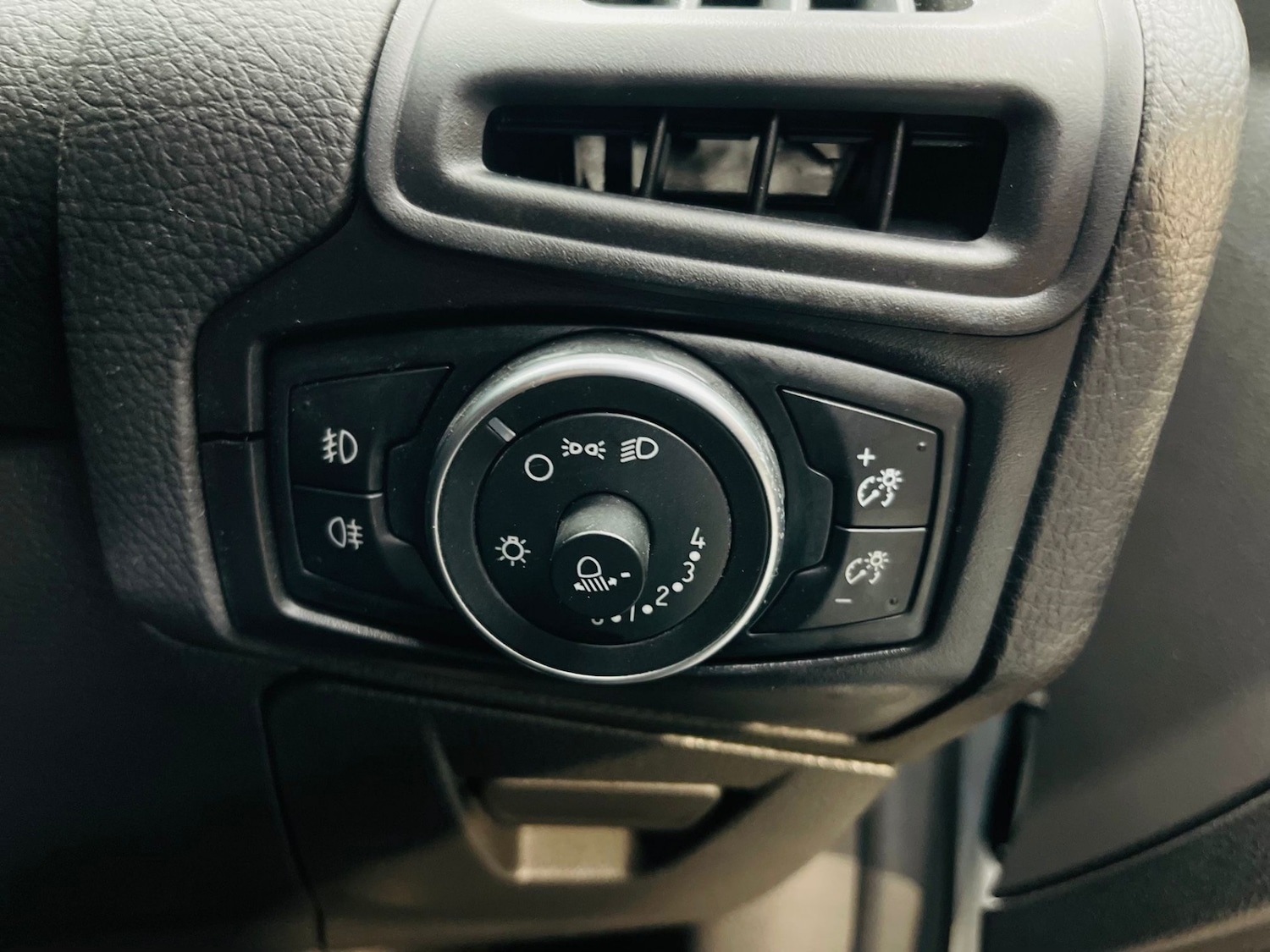 Used Ford Focus 2017 for sale - 76340391: Photo 61