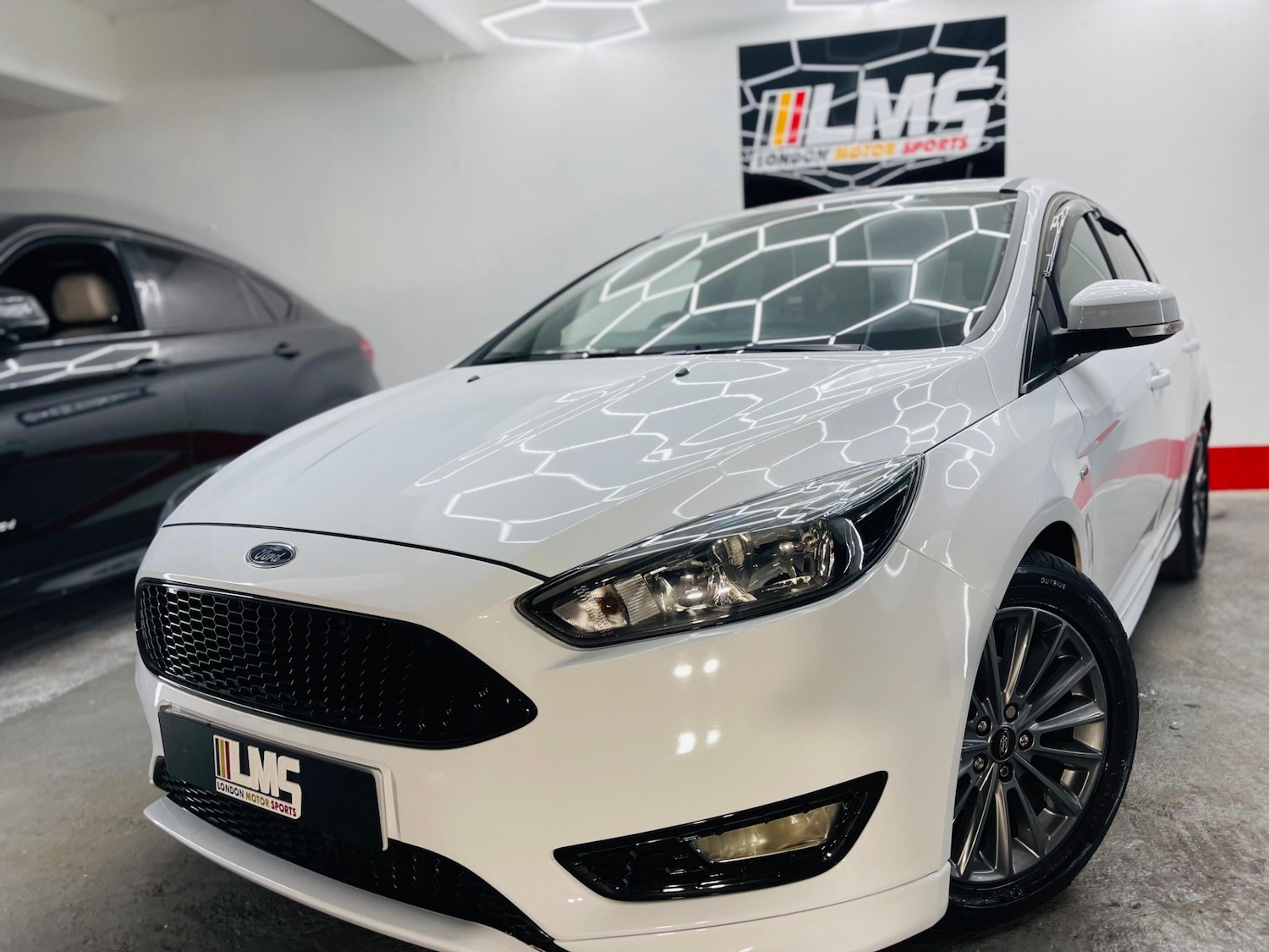 Used Ford Focus 2017 for sale - 76340391: Photo 8