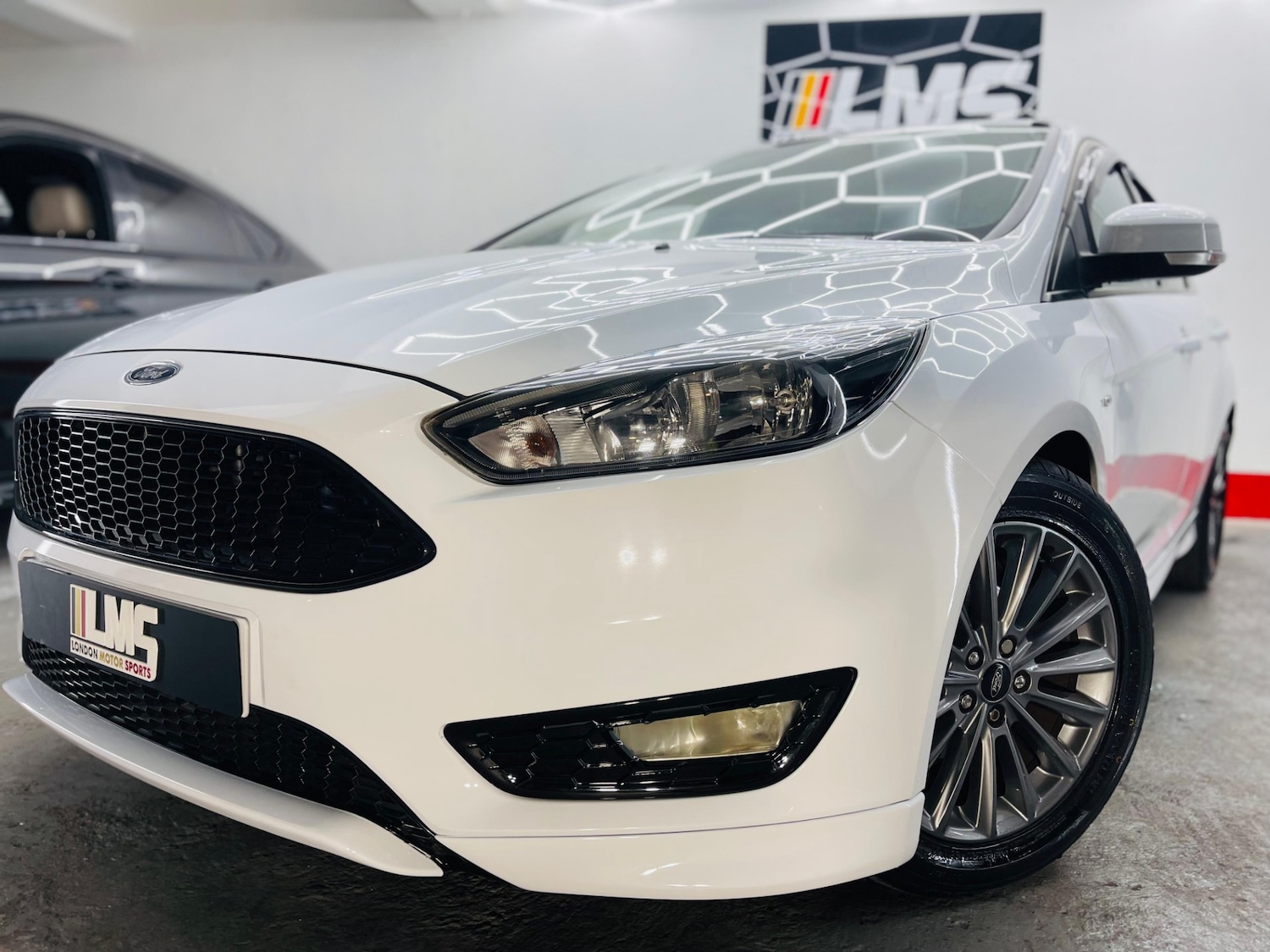 Used Ford Focus 2017 for sale - 76340391: Photo 9