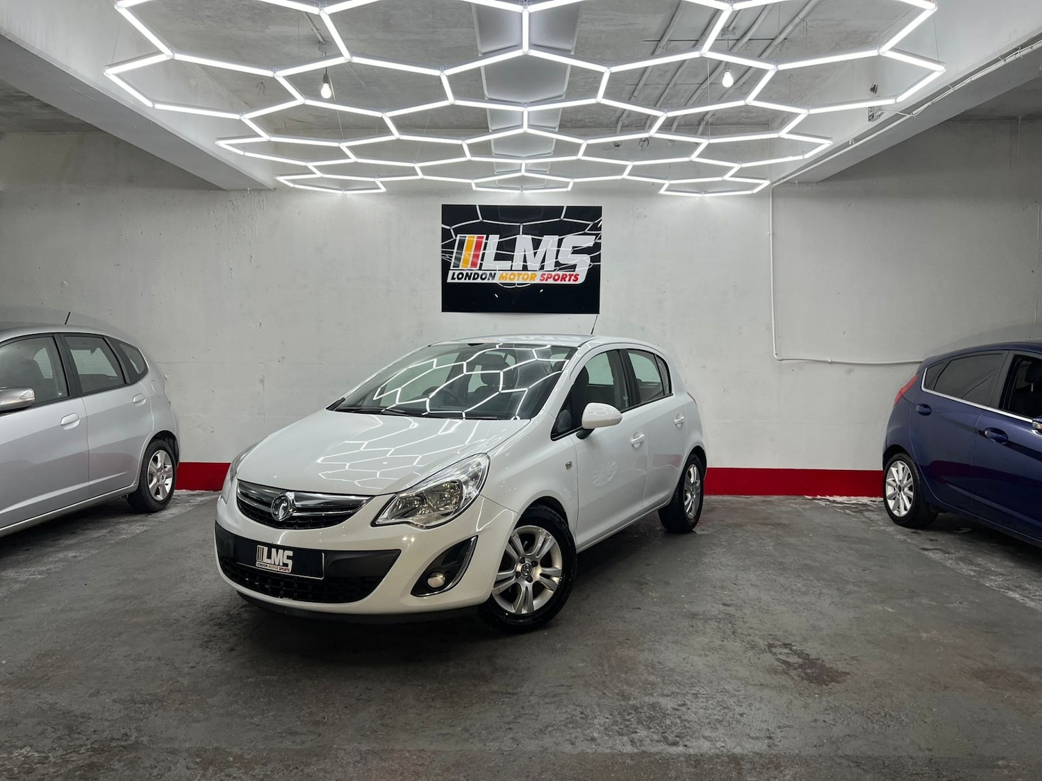 Used Vauxhall Corsa 2012 for sale - 77745933: Photo 2