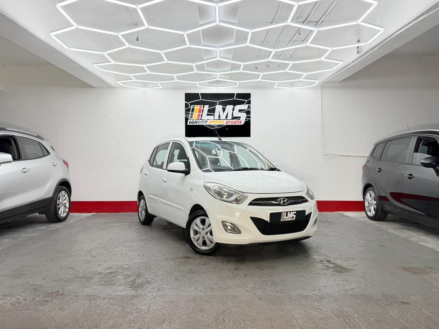 Used Hyundai i10 2011 for sale - 76747994: Photo 16