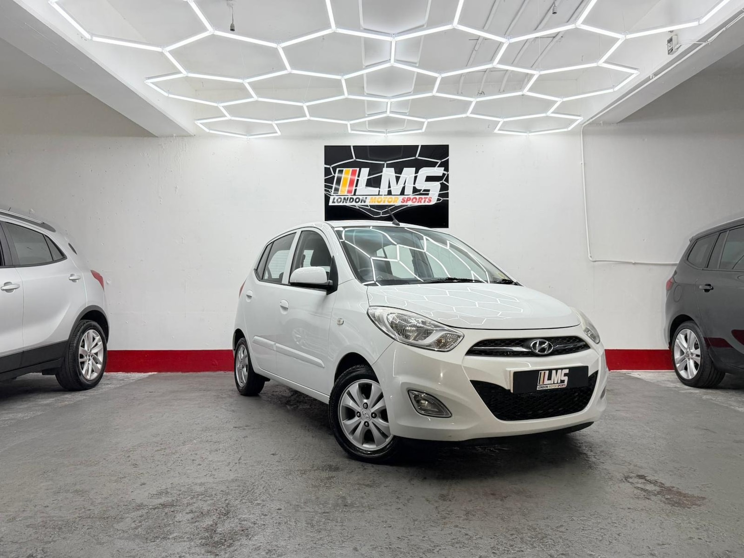 Used Hyundai i10 2011 for sale - 76747994: Photo 18