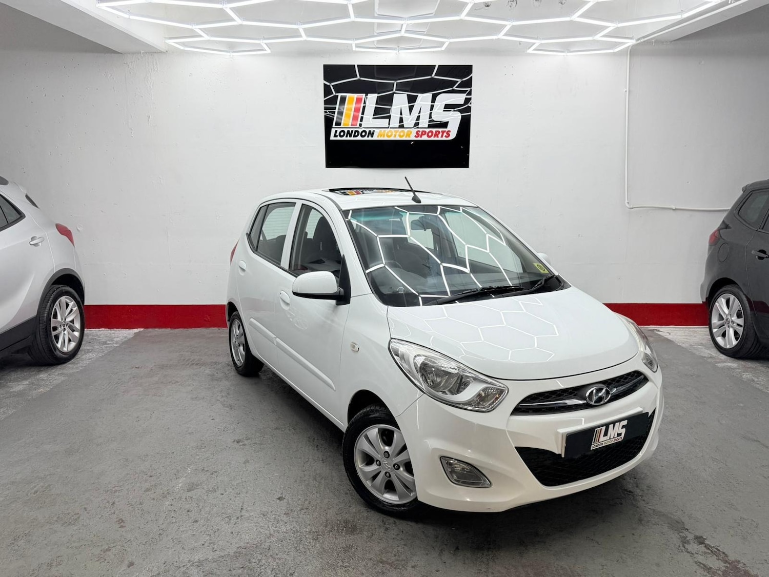 Used Hyundai i10 2011 for sale - 76747994: Photo 20
