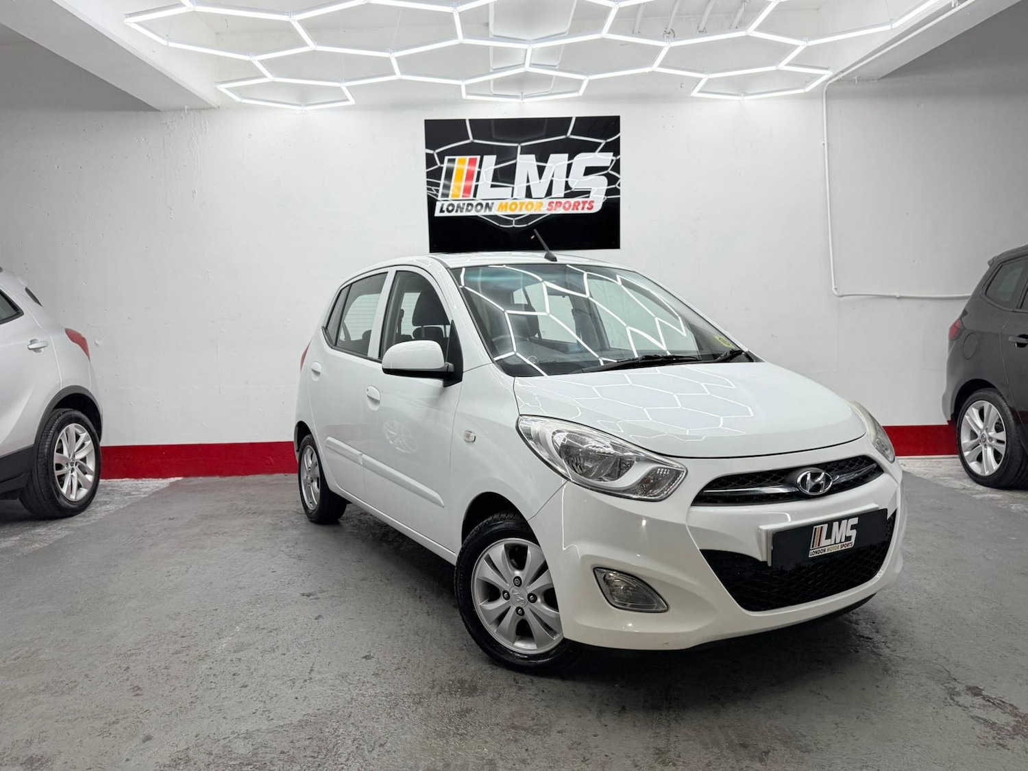 Used Hyundai i10 2011 for sale - 76747994: Photo 21