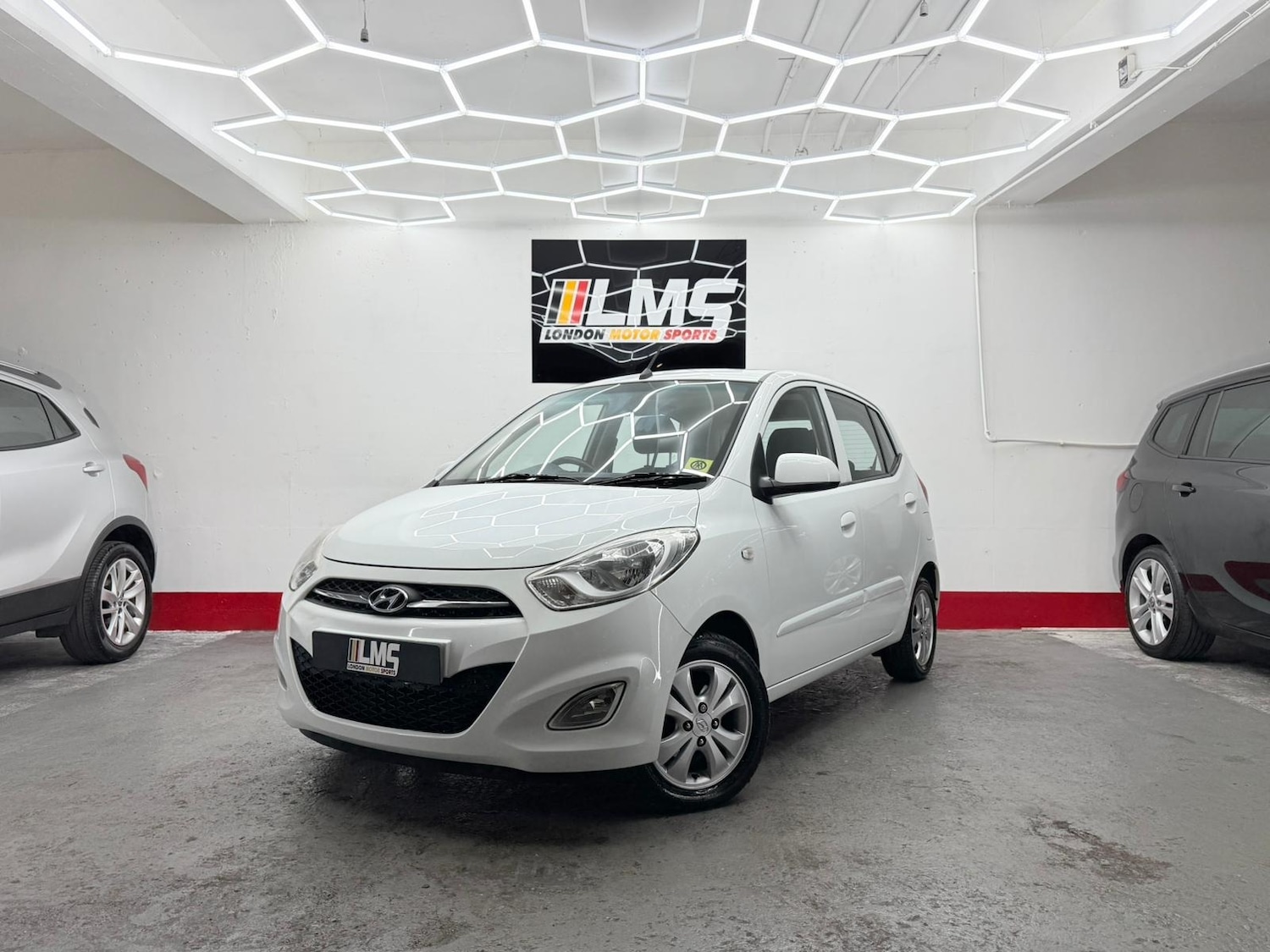 Used Hyundai i10 2011 for sale - 76747994: Photo 3