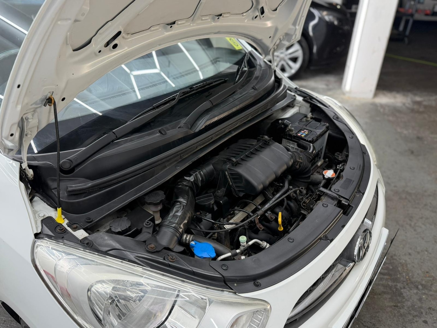 Used Hyundai i10 2011 for sale - 76747994: Photo 33