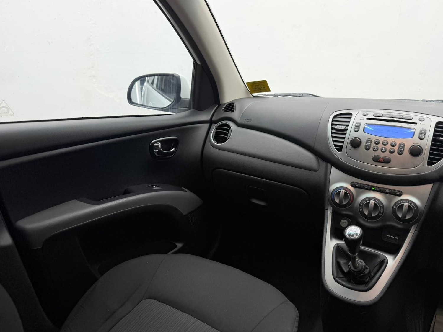 Used Hyundai i10 2011 for sale - 76747994: Photo 37