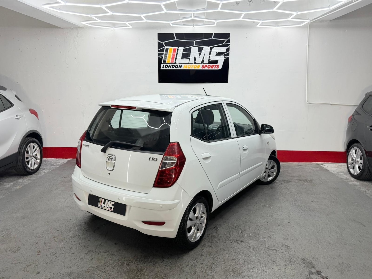 Used Hyundai i10 2011 for sale - 76747994: Photo 53