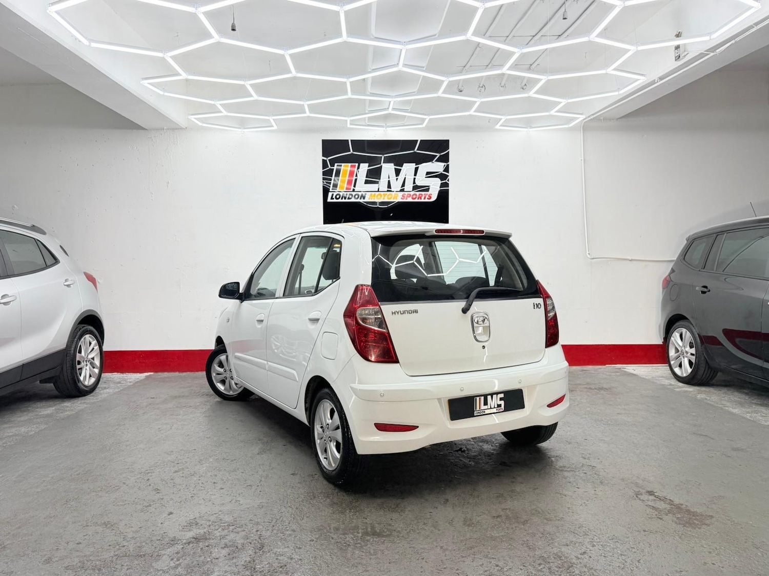 Used Hyundai i10 2011 for sale - 76747994: Photo 67