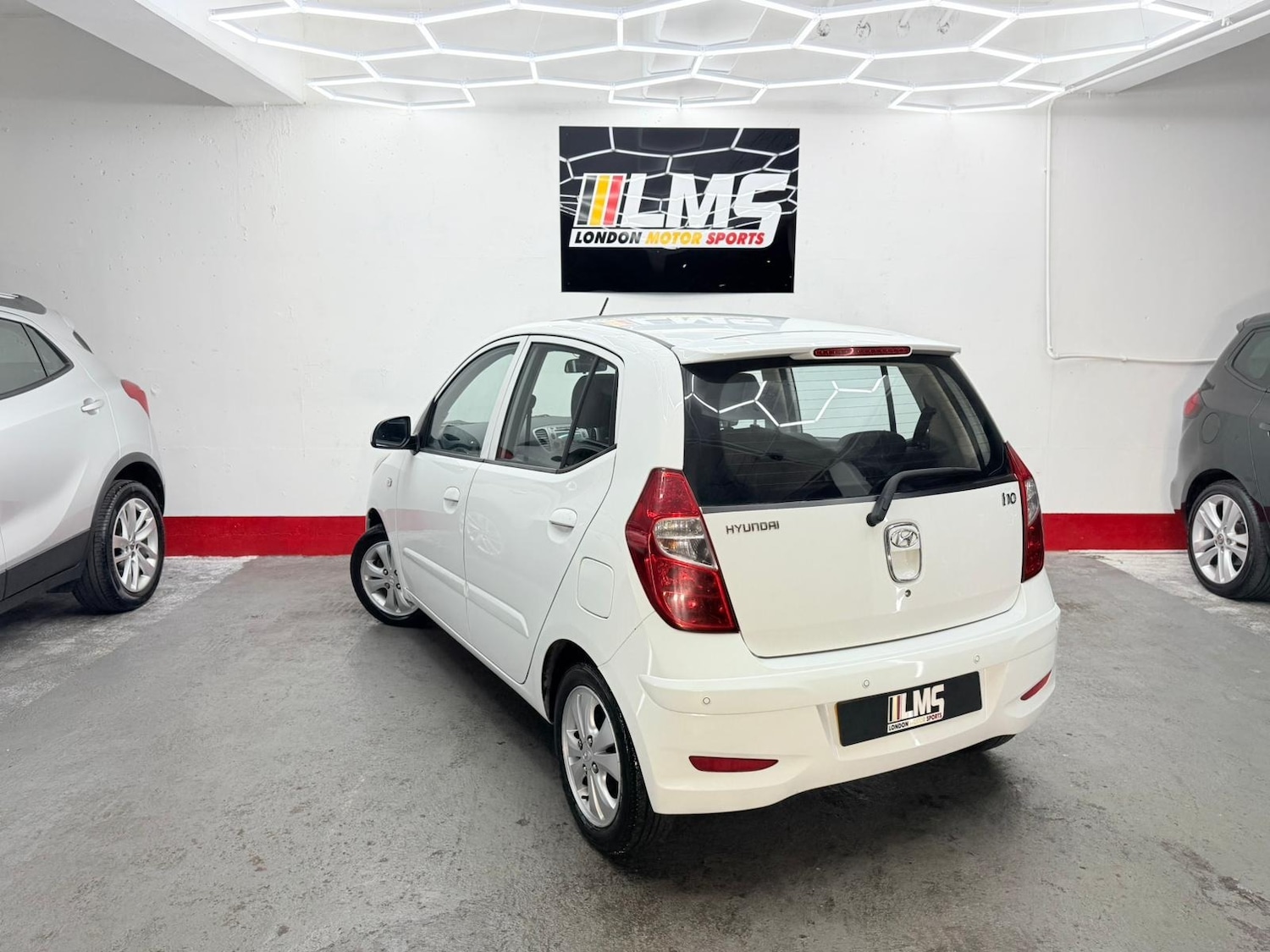 Used Hyundai i10 2011 for sale - 76747994: Photo 68