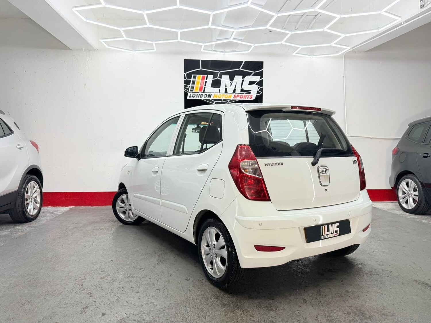 Used Hyundai i10 2011 for sale - 76747994: Photo 69