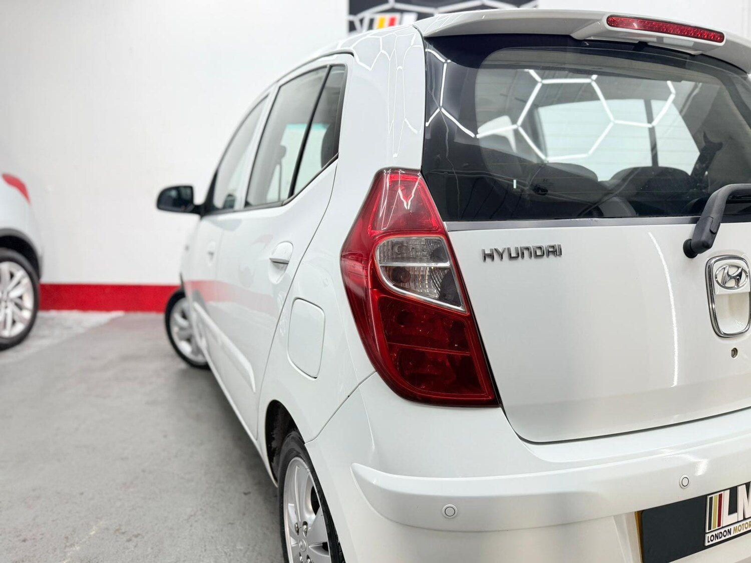 Used Hyundai i10 2011 for sale - 76747994: Photo 70