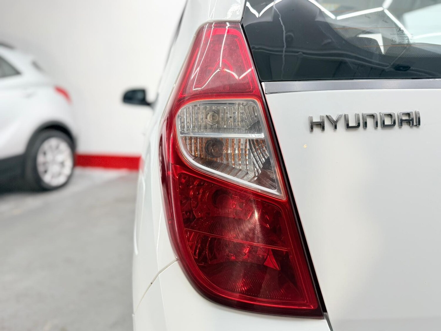 Used Hyundai i10 2011 for sale - 76747994: Photo 73