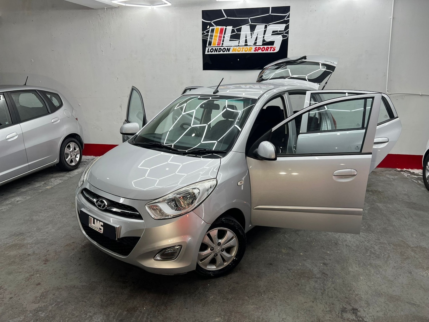 Used Hyundai i10 2012 for sale - 77515394: Photo 18