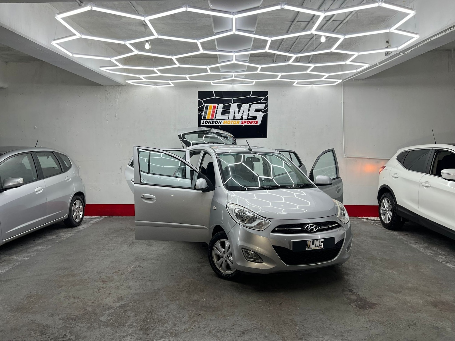 Used Hyundai i10 2012 for sale - 77515394: Photo 36
