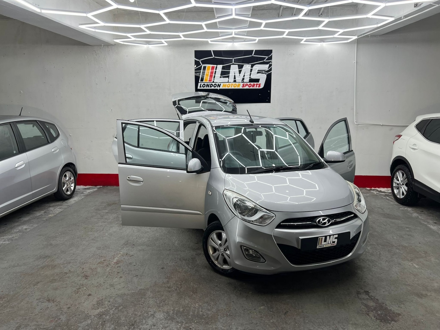 Used Hyundai i10 2012 for sale - 77515394: Photo 38