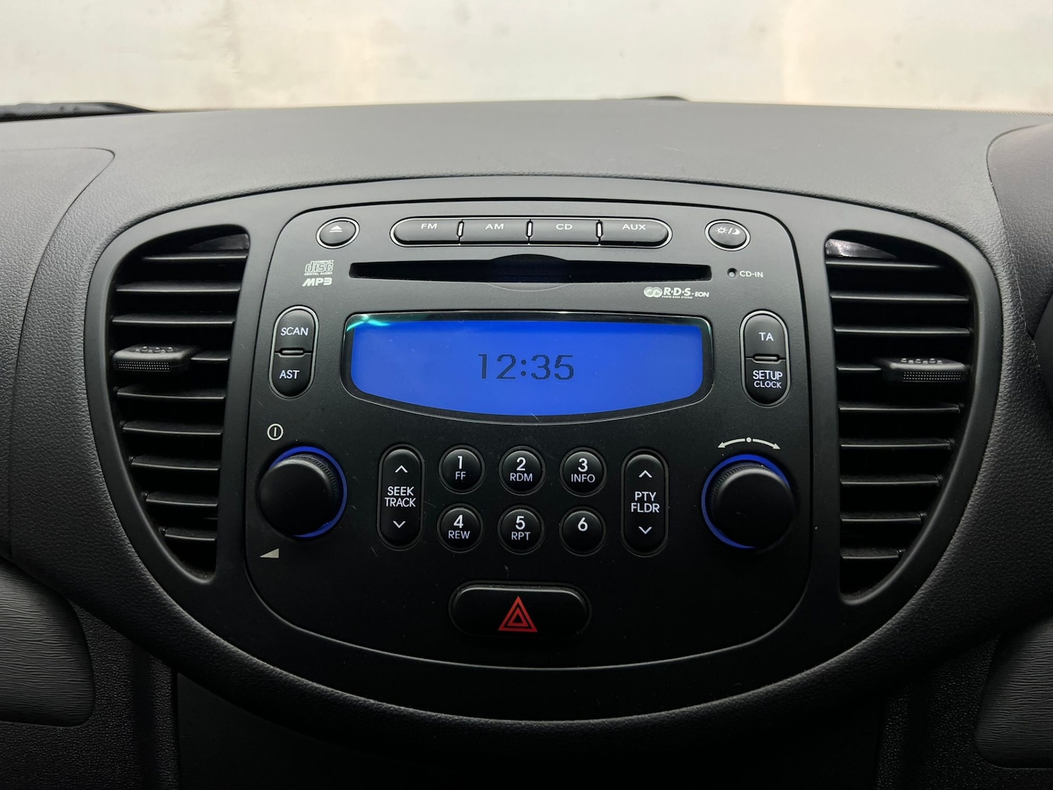 Used Hyundai i10 2012 for sale - 77515394: Photo 57