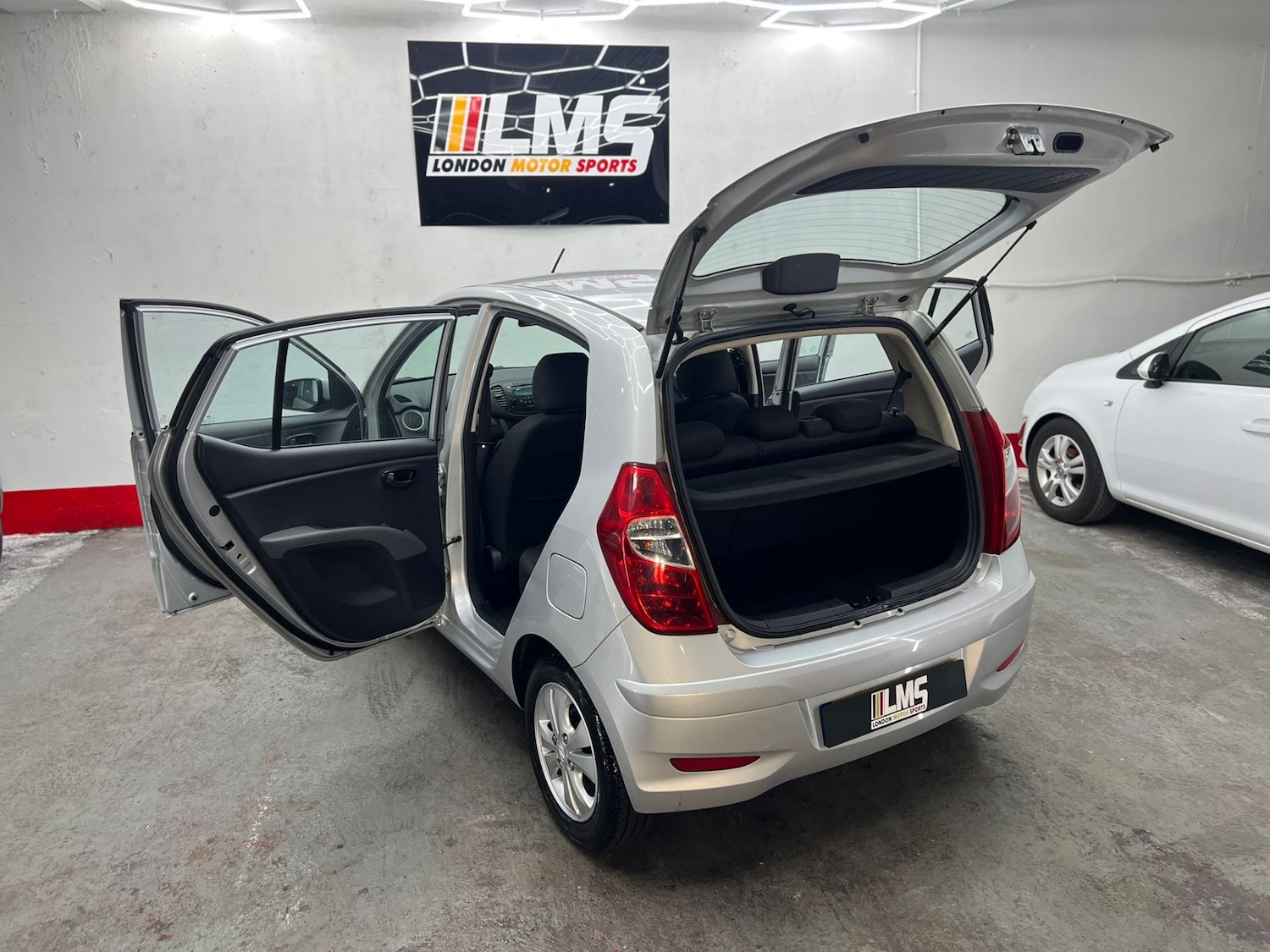 Used Hyundai i10 2012 for sale - 77515394: Photo 77