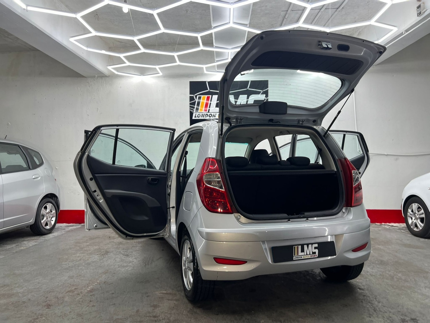 Used Hyundai i10 2012 for sale - 77515394: Photo 81