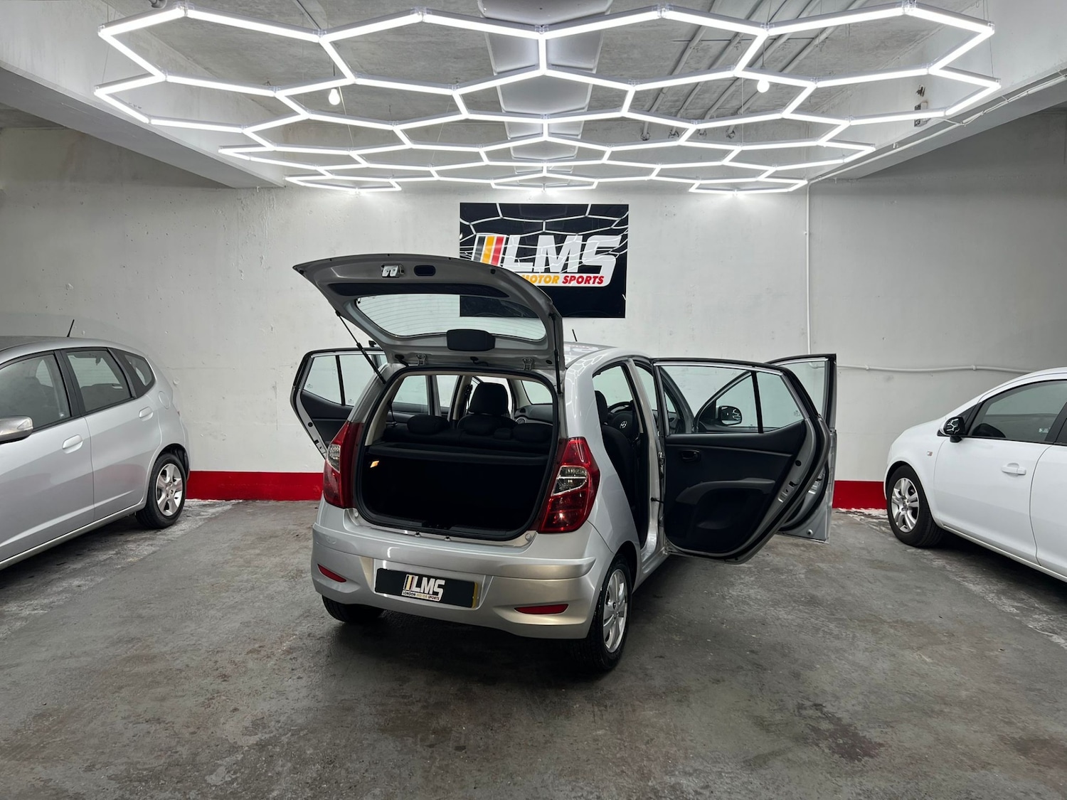 Used Hyundai i10 2012 for sale - 77515394: Photo 99