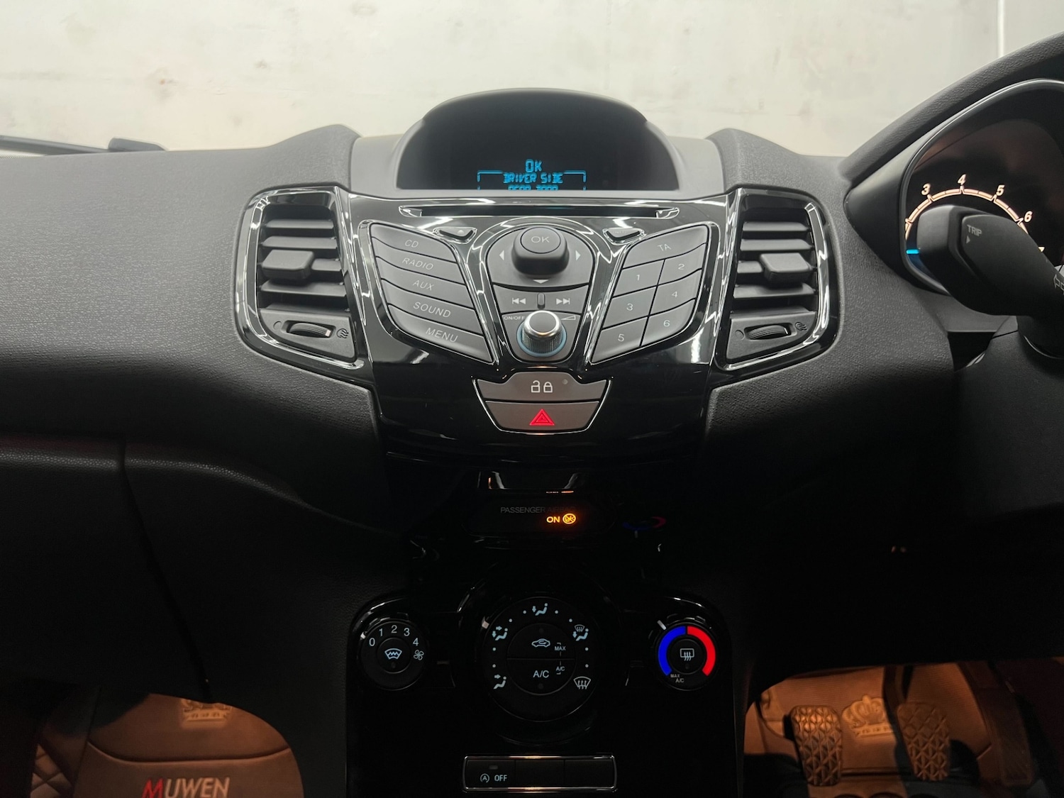 Used Ford Fiesta 2013 for sale - 78225391: Photo 51