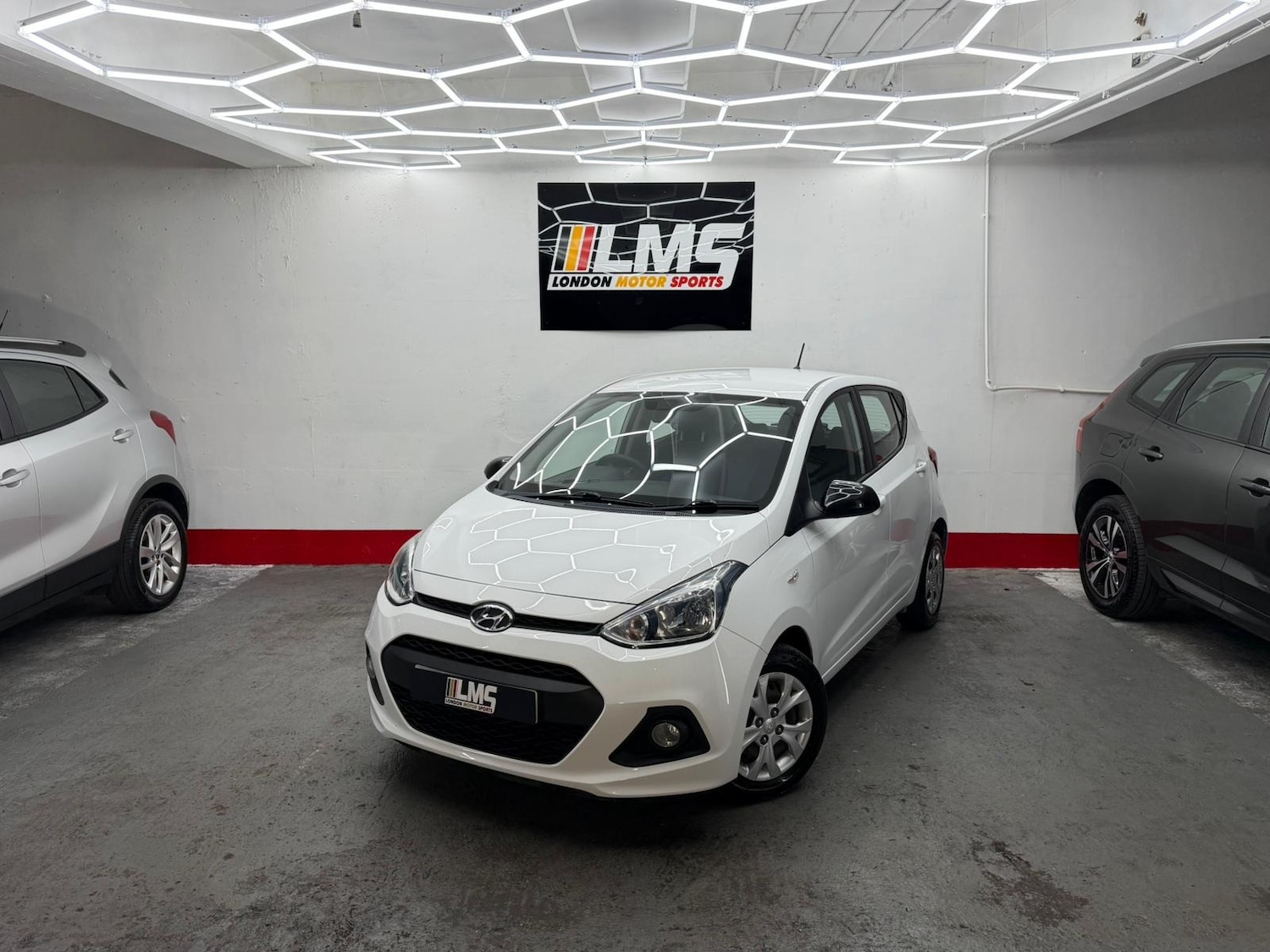 Used Hyundai i10 2016 for sale - 77196621: Photo 2