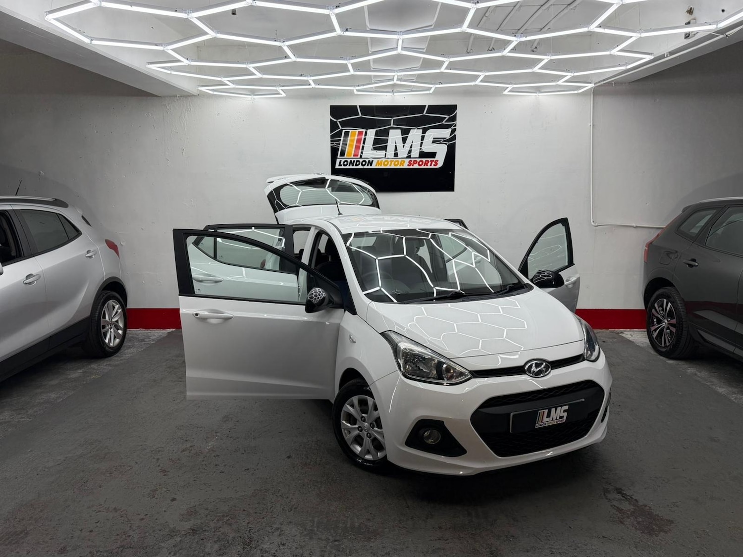 Used Hyundai i10 2016 for sale - 77196621: Photo 28