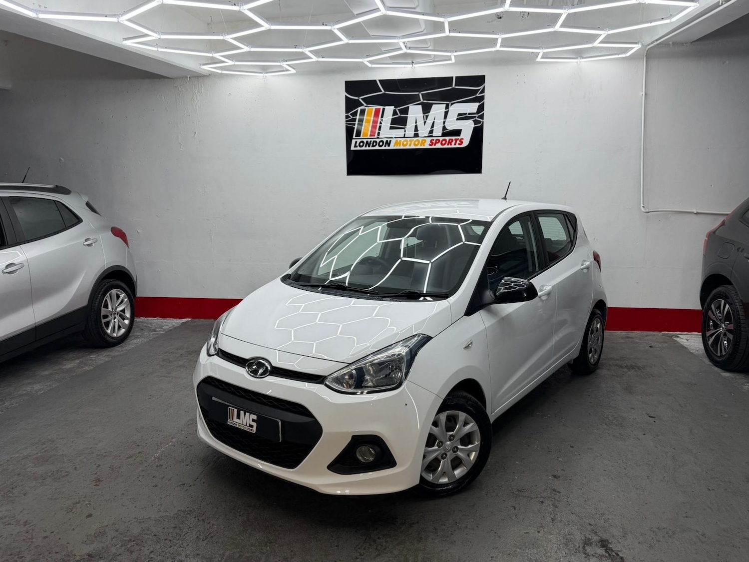 Used Hyundai i10 2016 for sale - 77196621: Photo 3