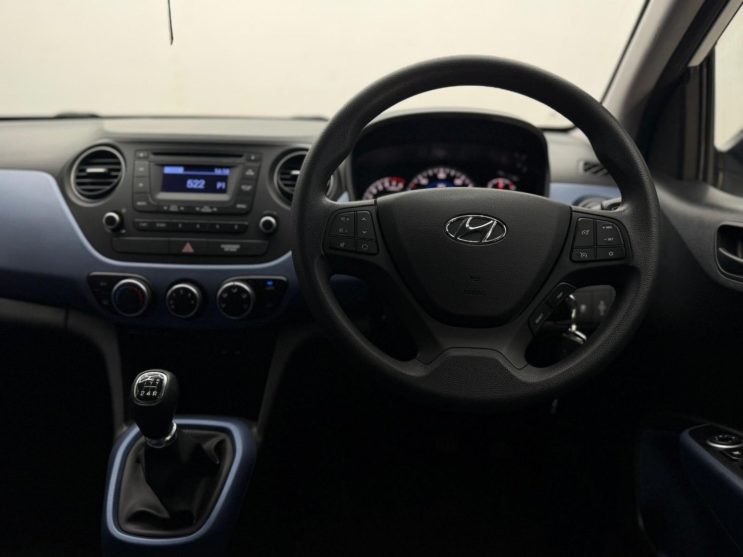 Used Hyundai i10 2016 for sale - 77196621: Photo 40