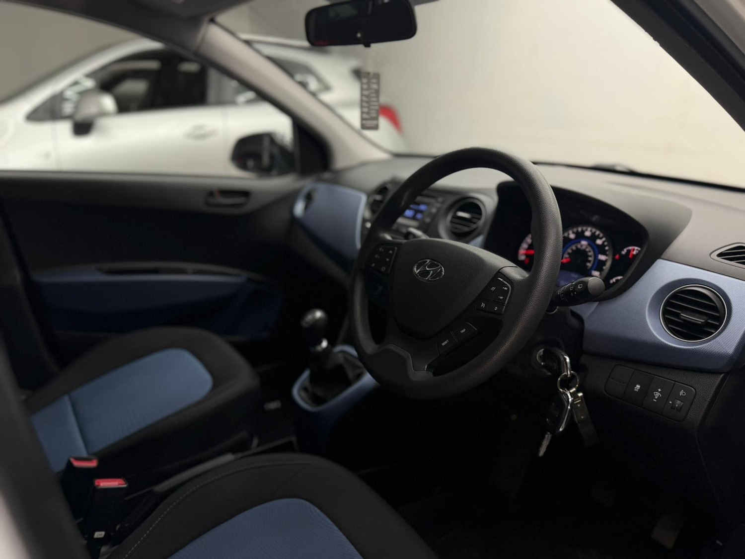 Used Hyundai i10 2016 for sale - 77196621: Photo 42