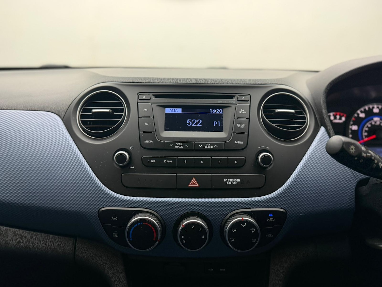 Used Hyundai i10 2016 for sale - 77196621: Photo 48