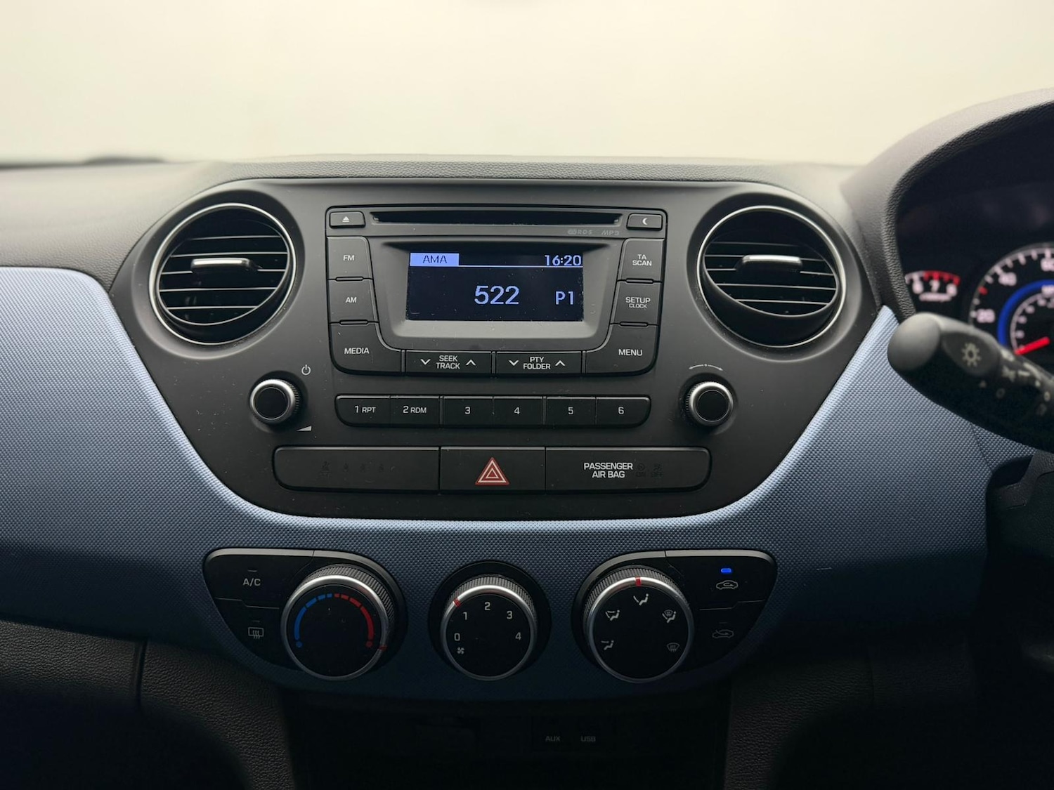 Used Hyundai i10 2016 for sale - 77196621: Photo 49