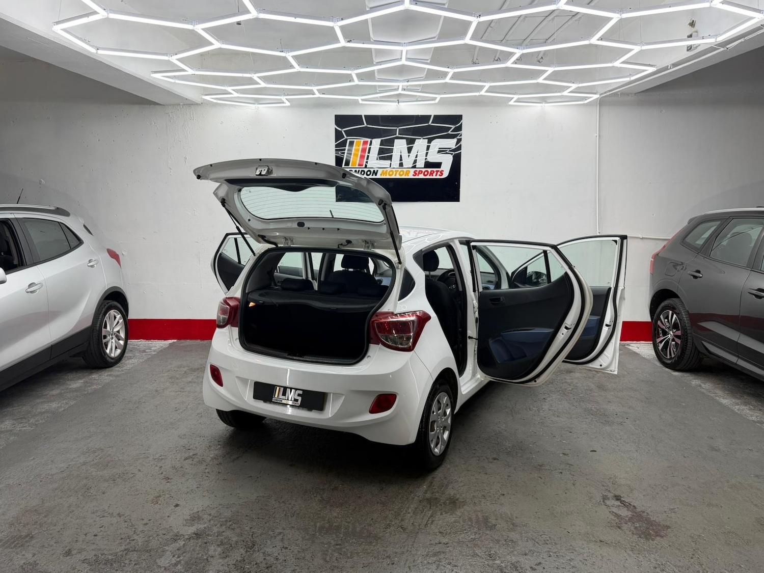 Used Hyundai i10 2016 for sale - 77196621: Photo 76