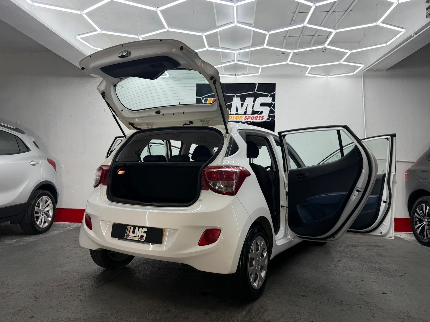 Used Hyundai i10 2016 for sale - 77196621: Photo 78