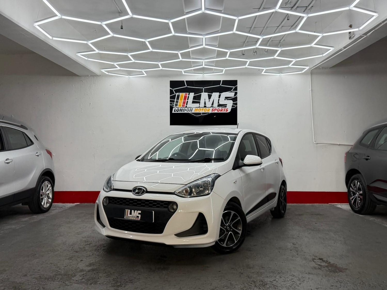 Used Hyundai i10 2018 for sale - 76919055: Photo 2