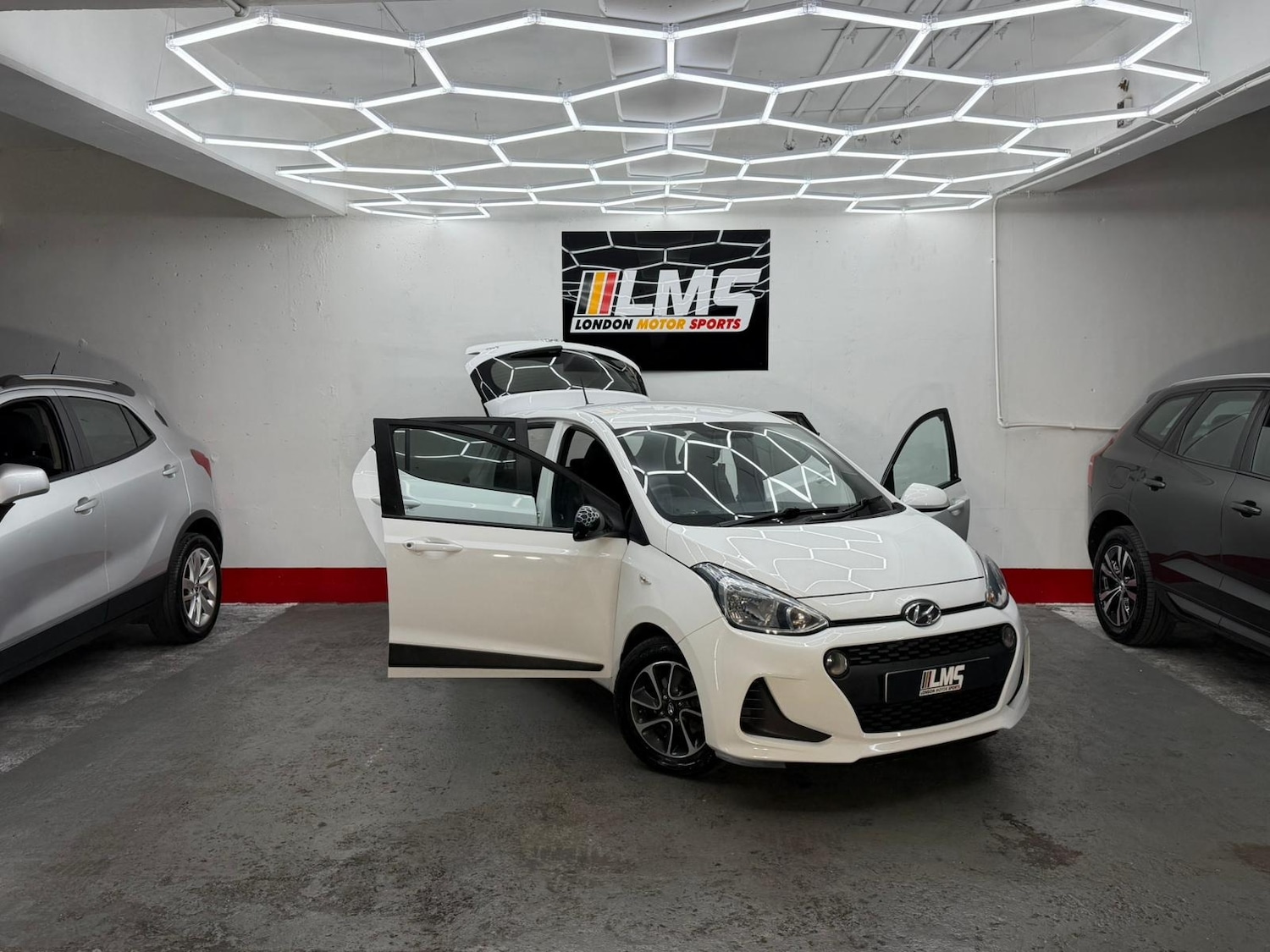 Used Hyundai i10 2018 for sale - 76919055: Photo 27