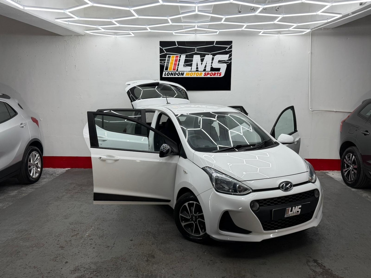 Used Hyundai i10 2018 for sale - 76919055: Photo 28