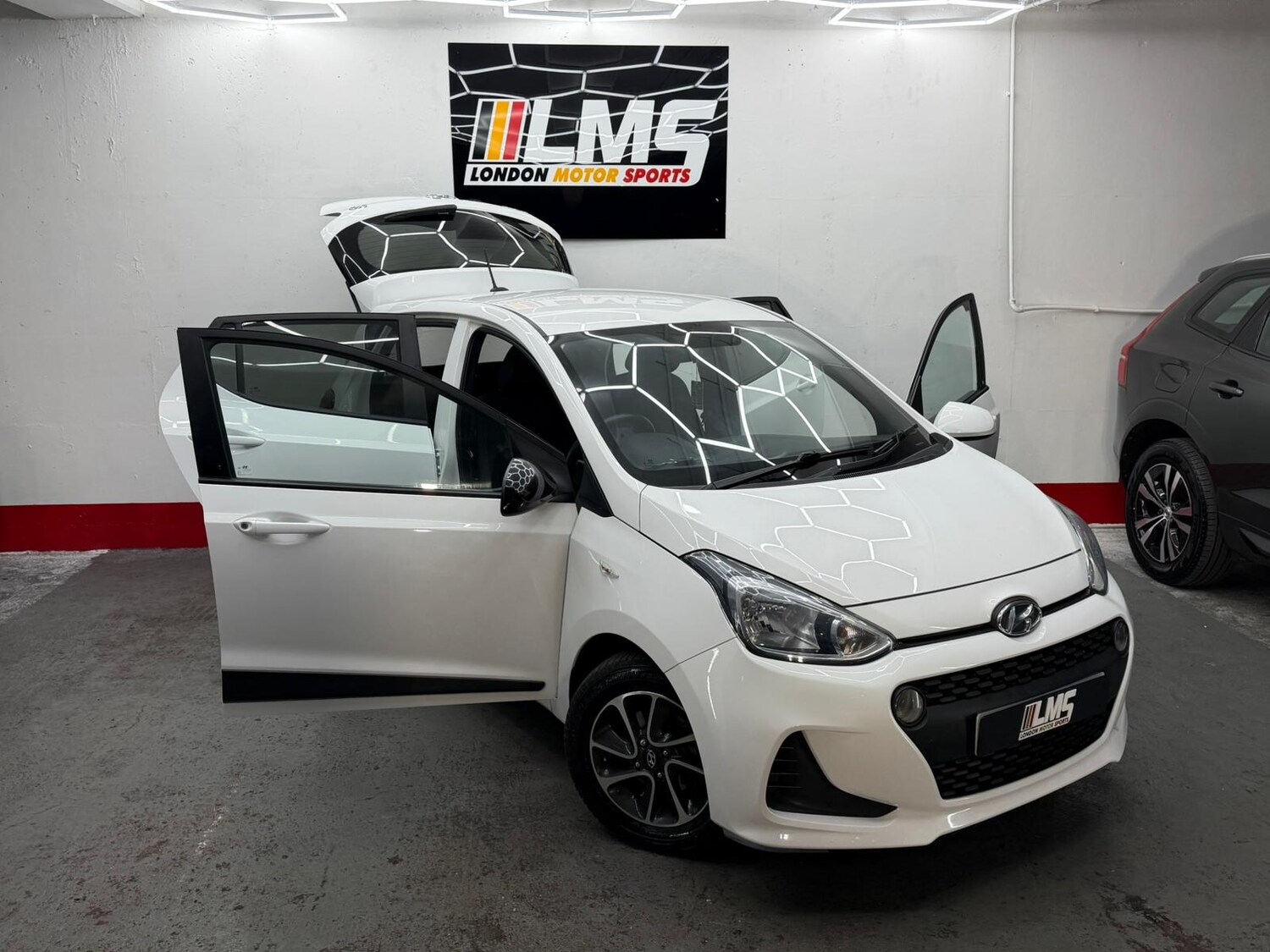 Used Hyundai i10 2018 for sale - 76919055: Photo 29