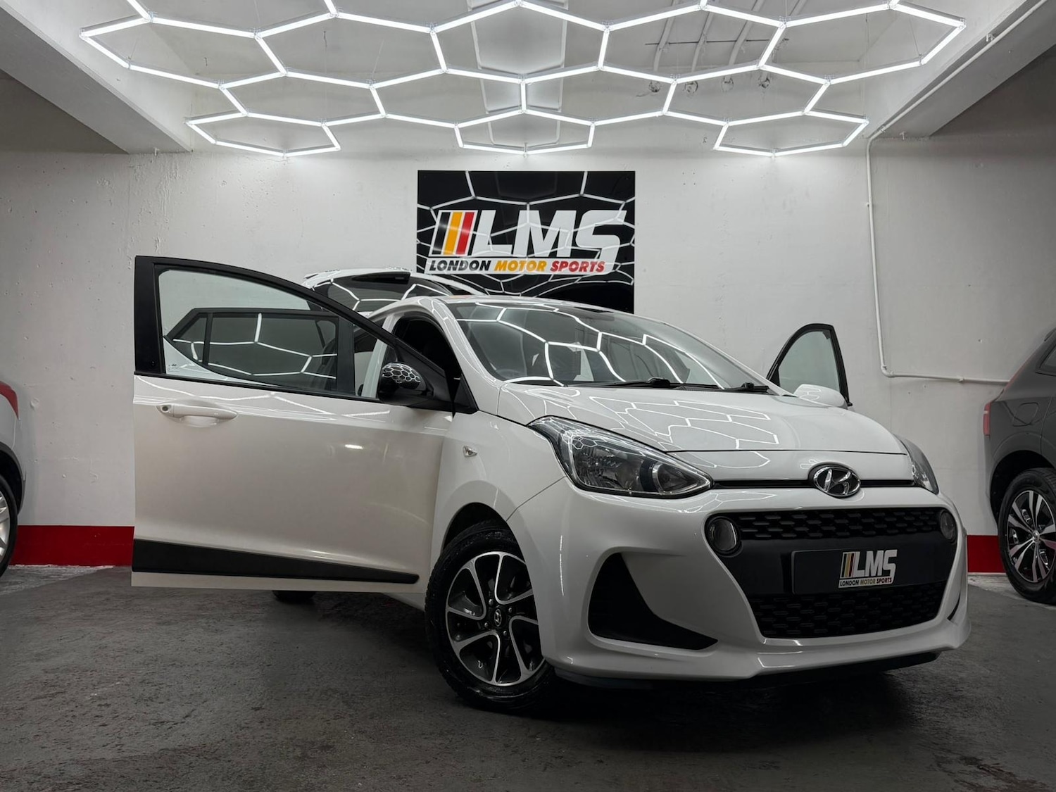 Used Hyundai i10 2018 for sale - 76919055: Photo 30