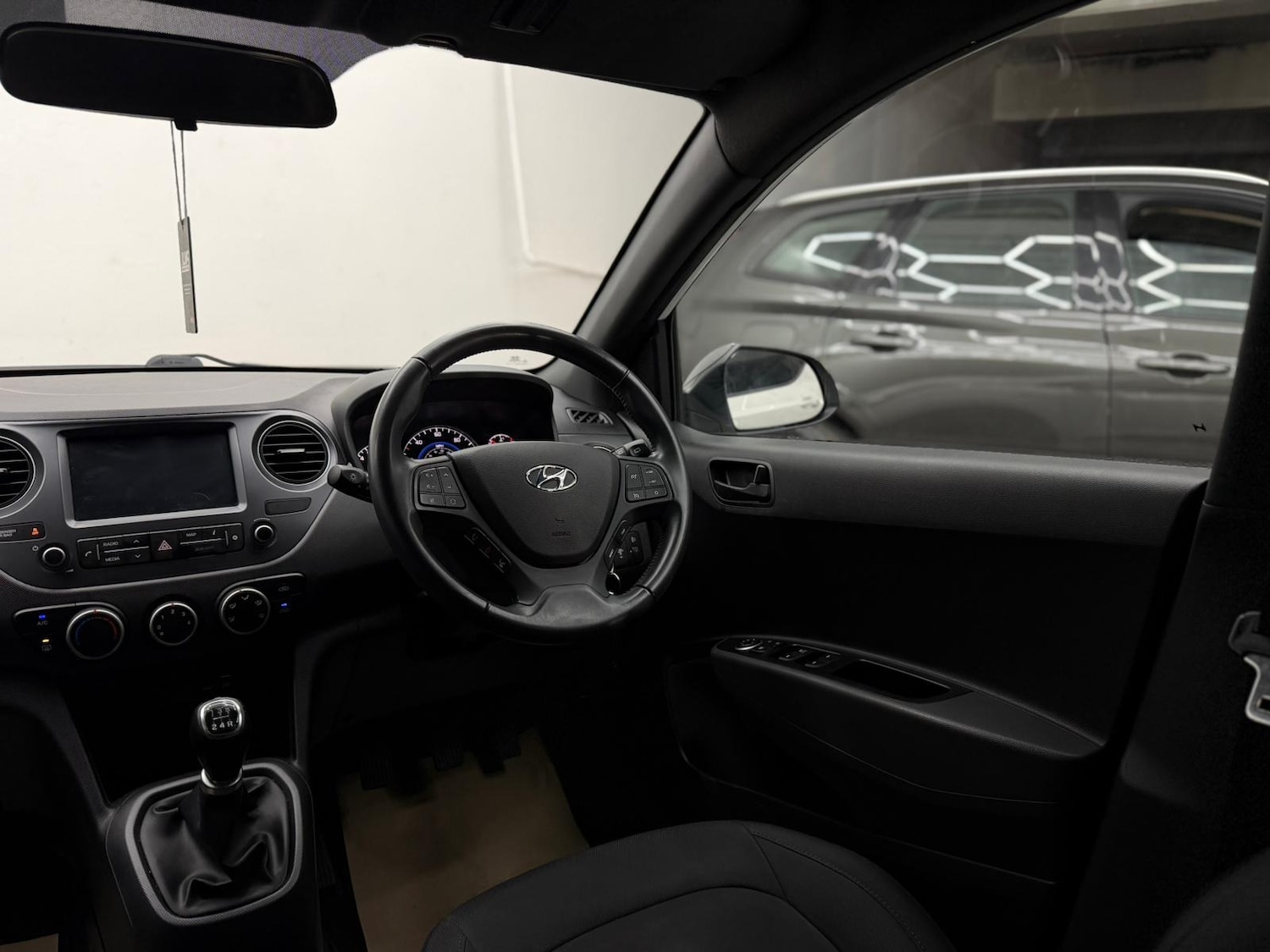 Used Hyundai i10 2018 for sale - 76919055: Photo 36