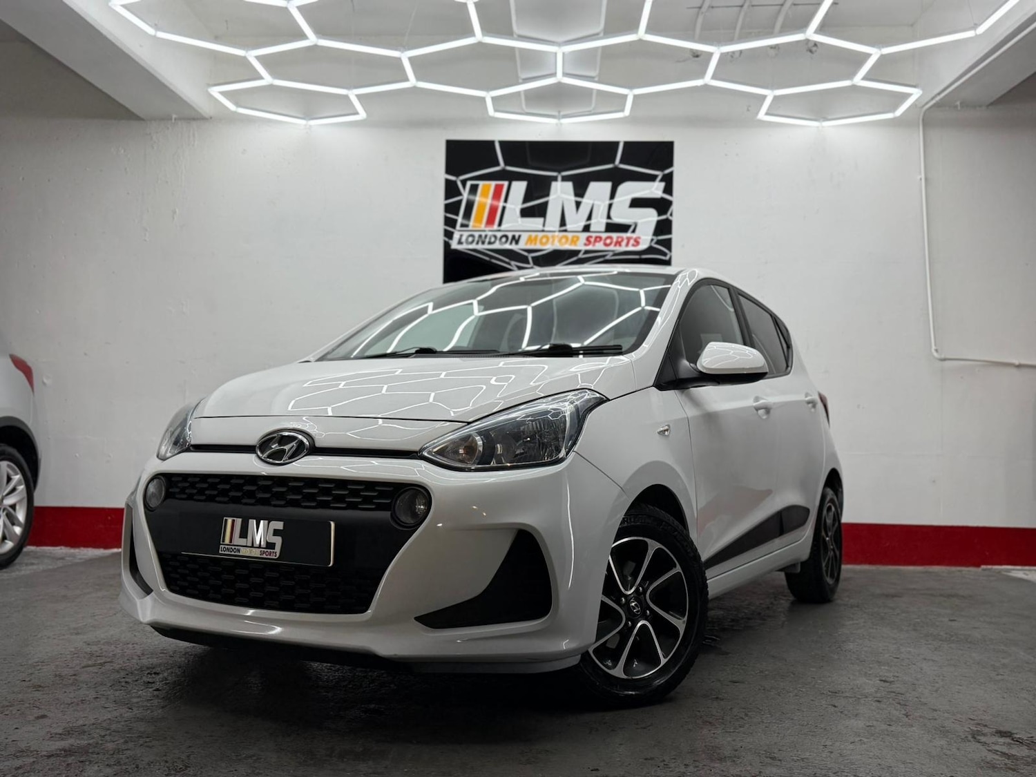 Used Hyundai i10 2018 for sale - 76919055: Photo 4
