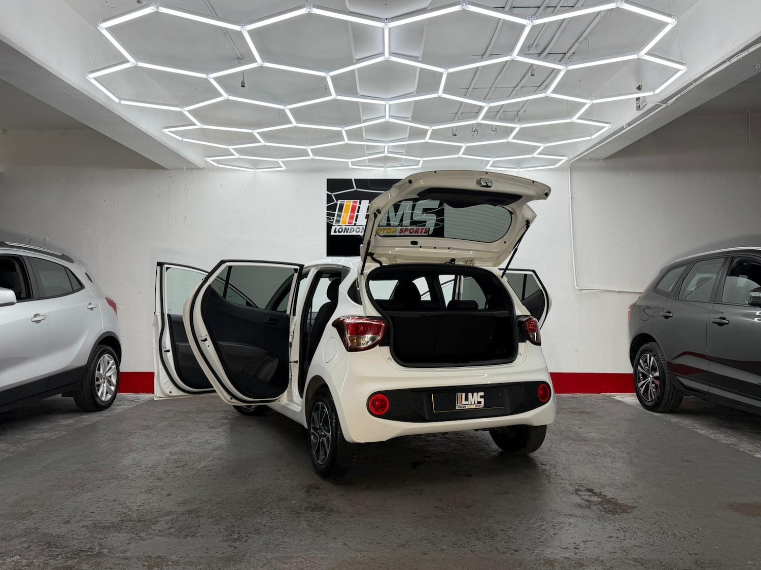 Used Hyundai i10 2018 for sale - 76919055: Photo 57