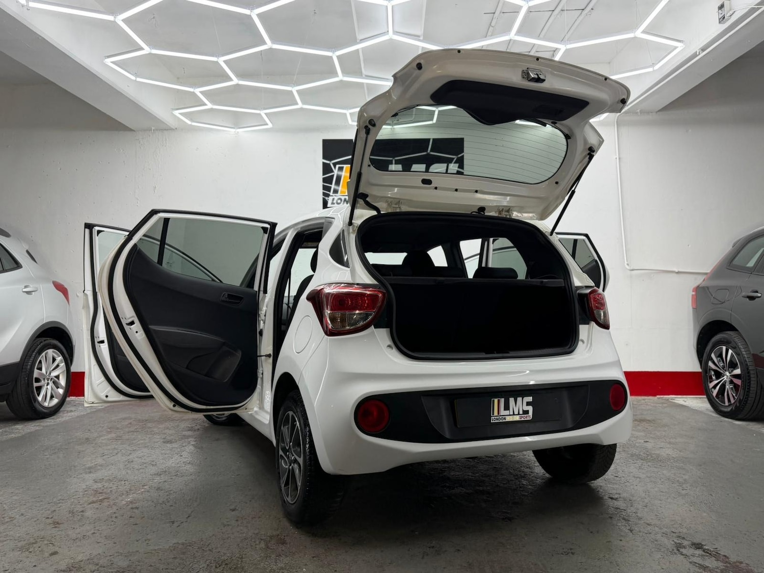 Used Hyundai i10 2018 for sale - 76919055: Photo 59