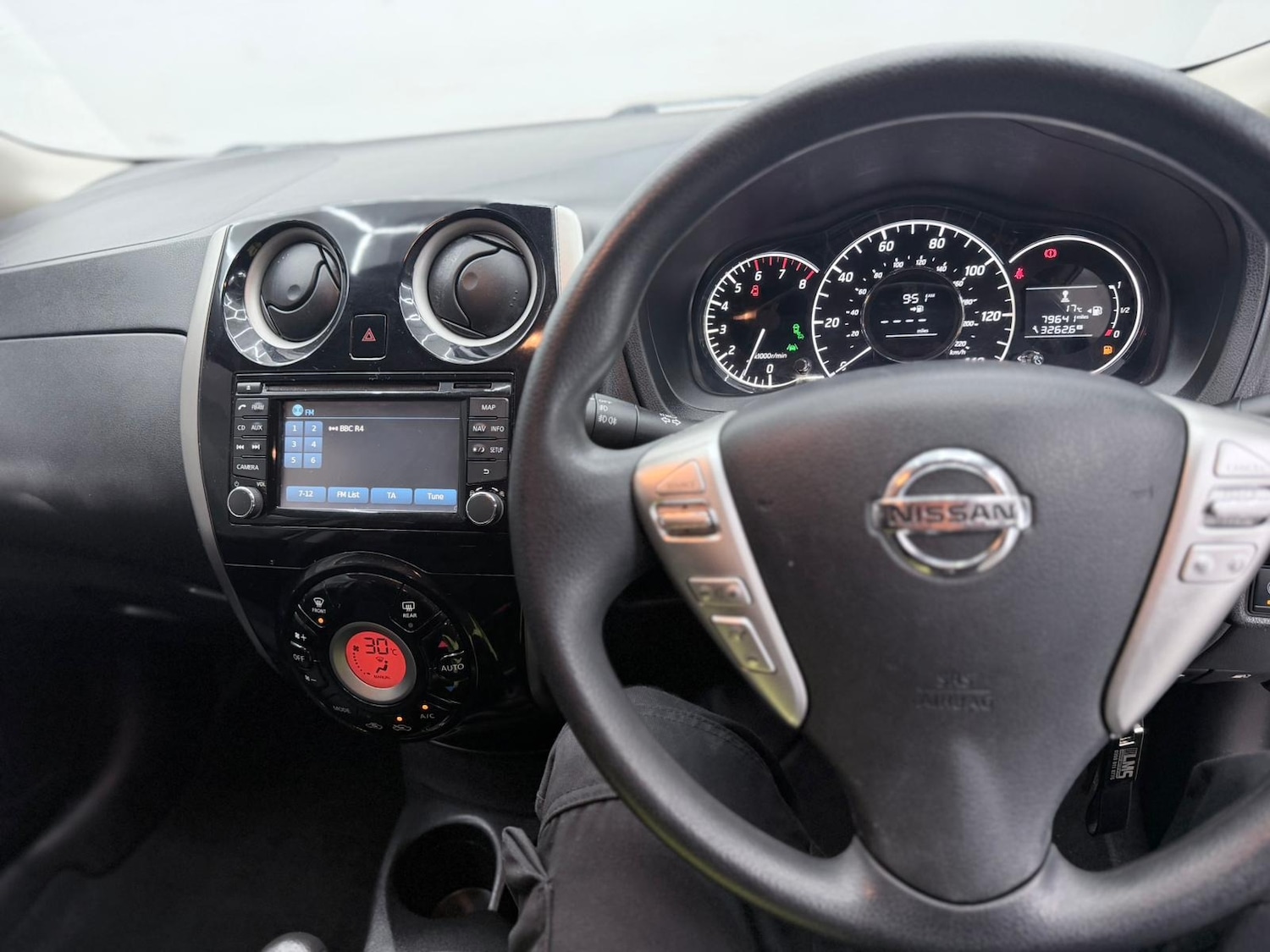 Used Nissan Note 2013 for sale - 76340098: Photo 74