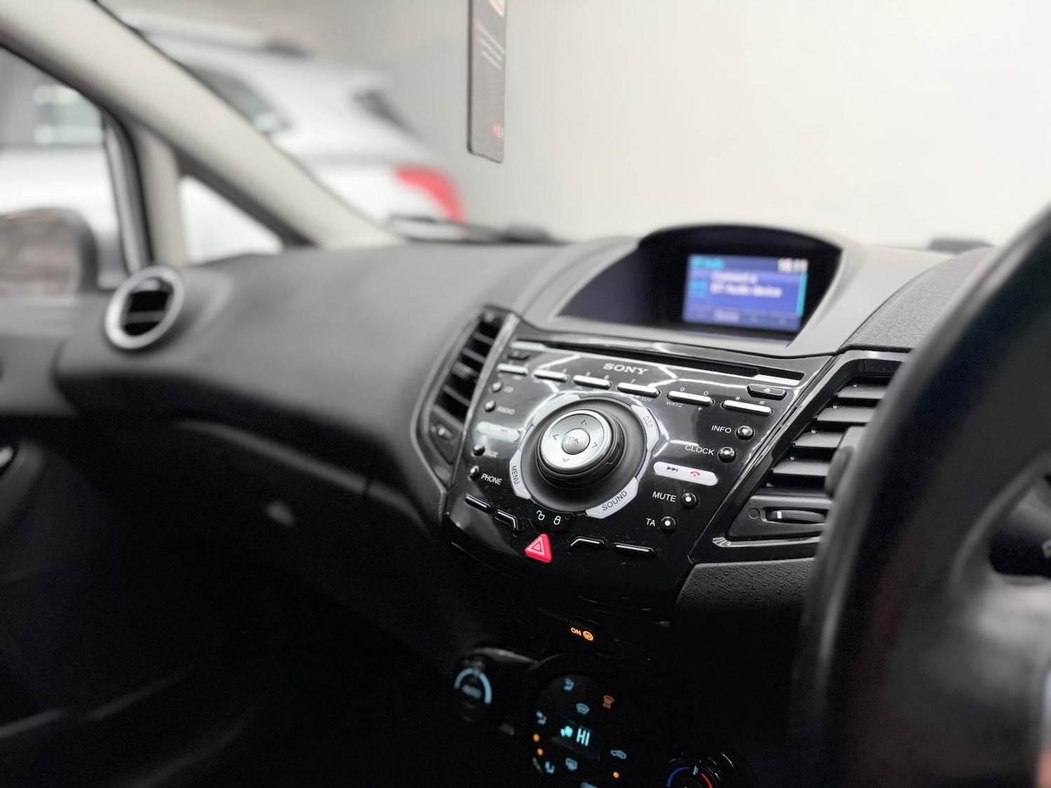 Used Ford Fiesta 2014 for sale - 76518554: Photo 41