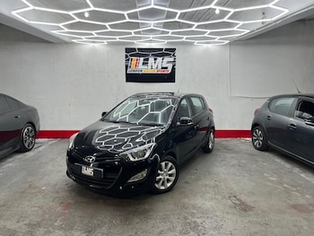 Used Hyundai i20 2012 for sale - 77988961: Photo