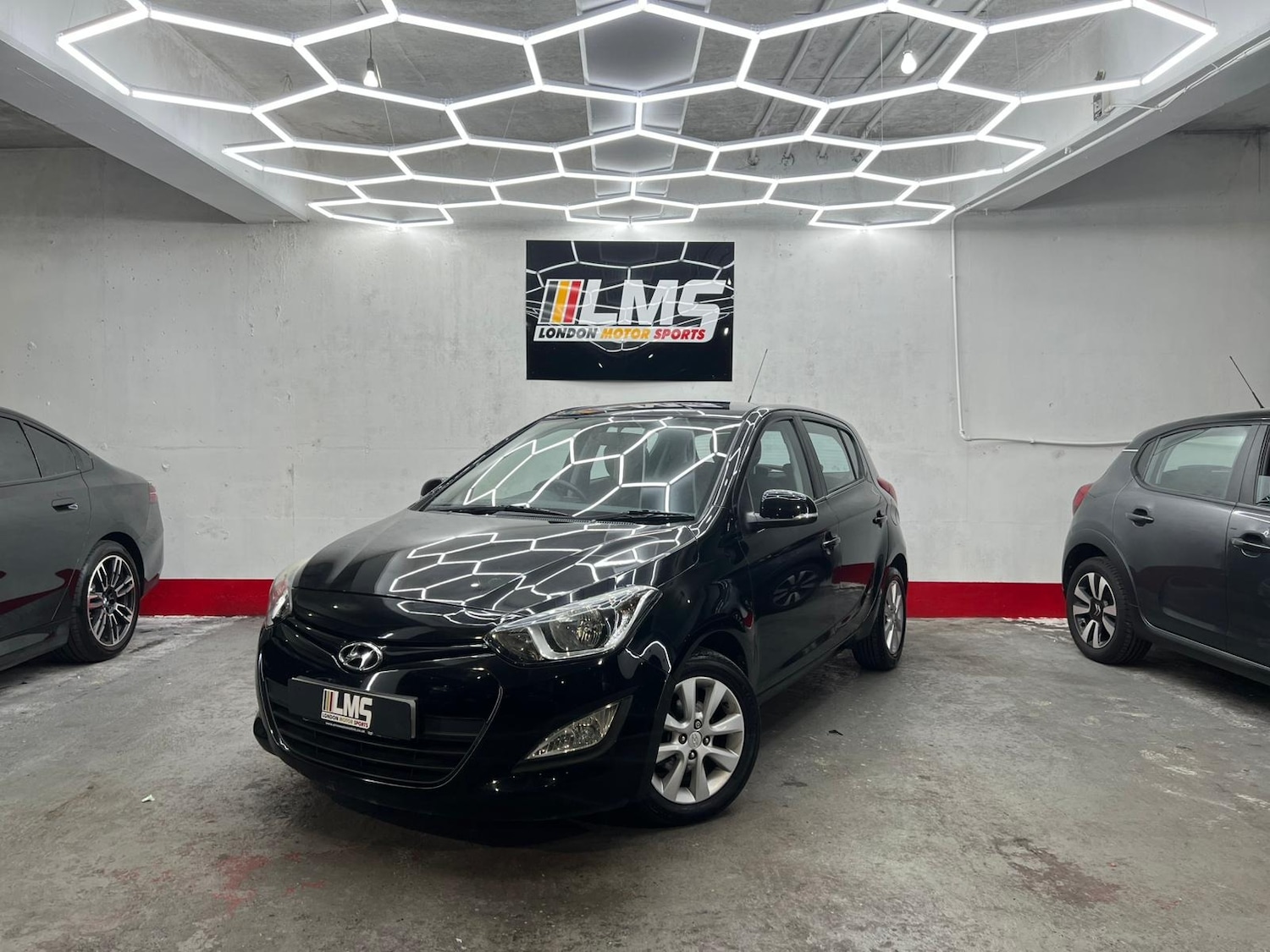 Used Hyundai i20 2012 for sale - 77988961: Photo 6