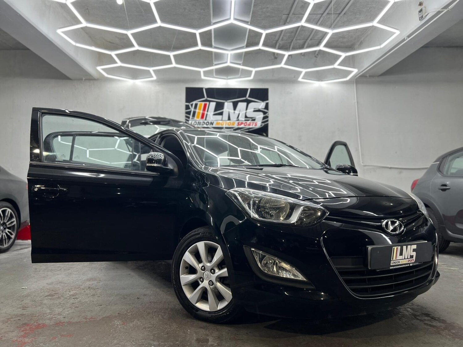 Used Hyundai i20 2012 for sale - 77988961: Photo 73
